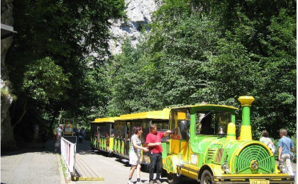 Punkevní jeskyně – turistický vláček